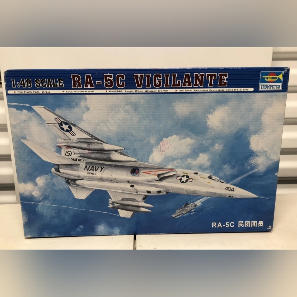 1/48 Trumpeter RA-5C Vigilante #2809 Model Kit  New